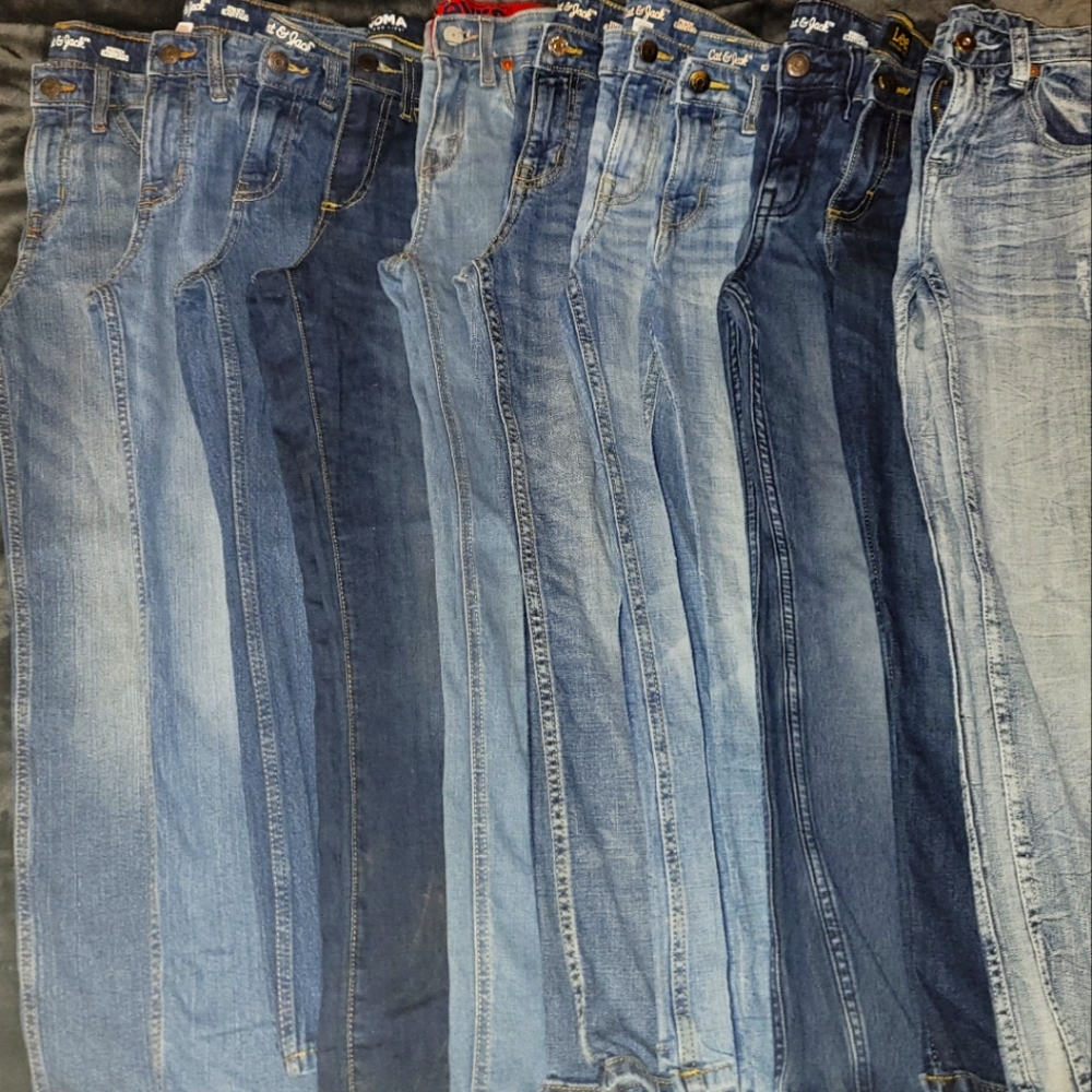 11 PAIRS OF SIZE 10 BOYS JEANS